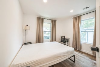 Building Photo - 364 Adelle St SE