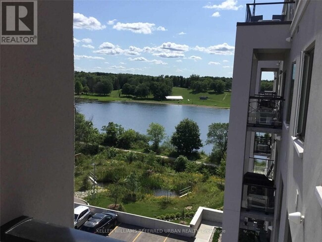 Photo du bâtiment - 64 Queen St S