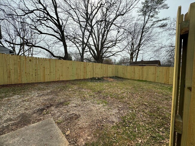 Building Photo - Newly Renovated 3 Bedroom Home