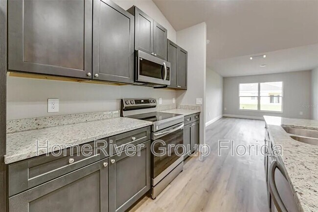 Building Photo - 1526 Knotty Pine Ave