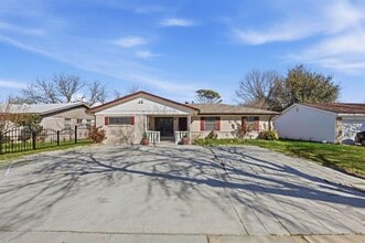 Building Photo - 242 W Cober Dr