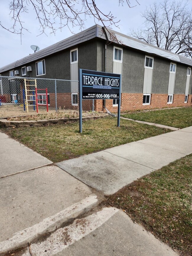 Building Photo - Terrace Heights 2 Bedroom