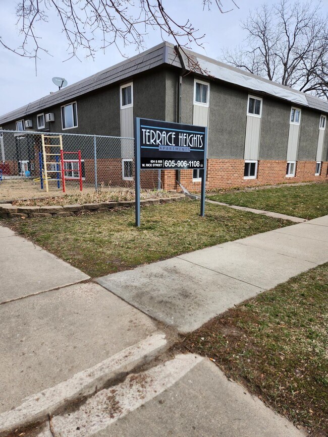 Building Photo - Terrace Heights 2 Bedroom