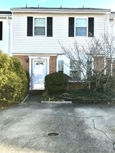 Building Photo - 1104 Clear Springs Rd