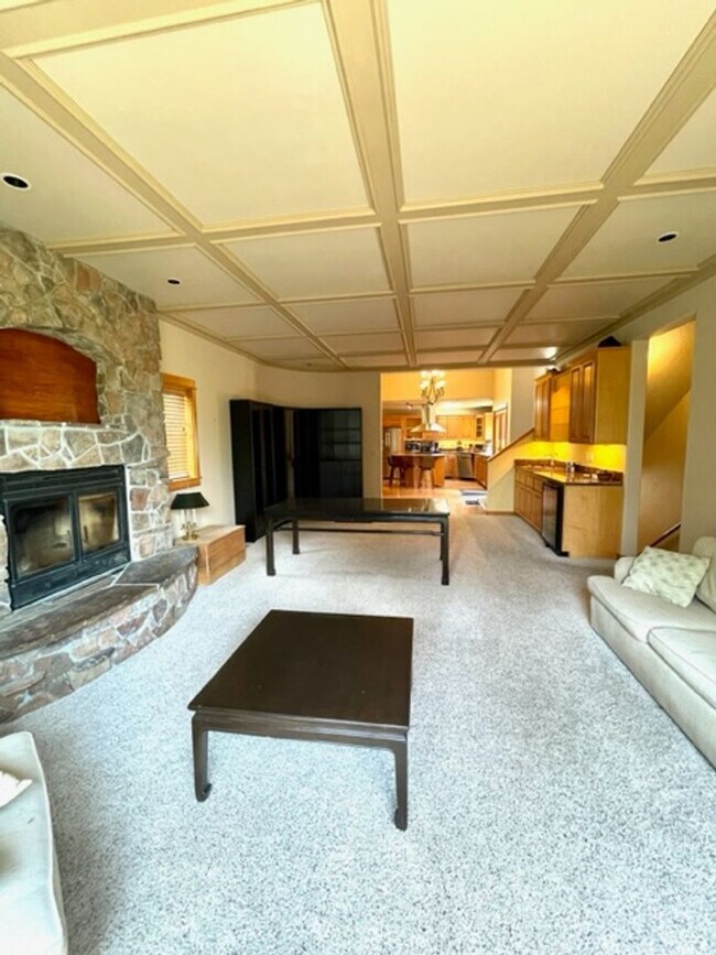 Foto del edificio - Gorgeous Westside home on double lot with ...