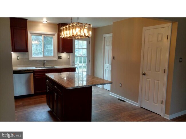 Foto del edificio - 17 5th Ave