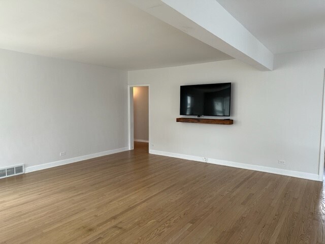 Foto del edificio - 24W118 St Charles Rd