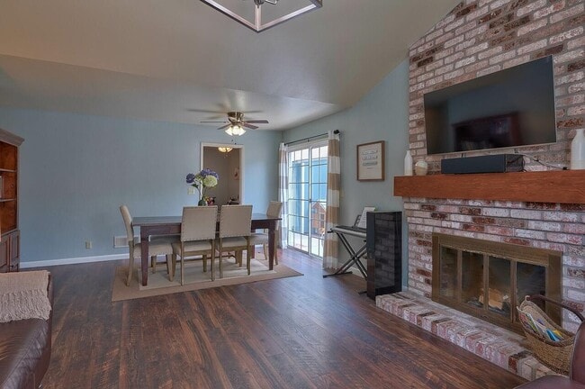 Foto del edificio - 245 Massolo Ct