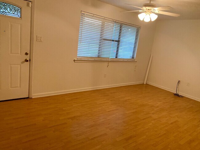 Building Photo - Must see this Beautiful 3/2 home in Village St. George Available NOW