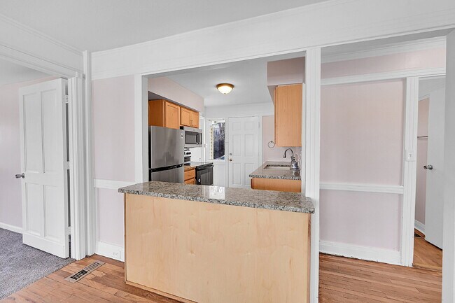 Foto del edificio - $2,140.95, $200 Off Cleaning Voucher, 4 Beds 1 Bath Single Family Home in Denver with Washer and ...