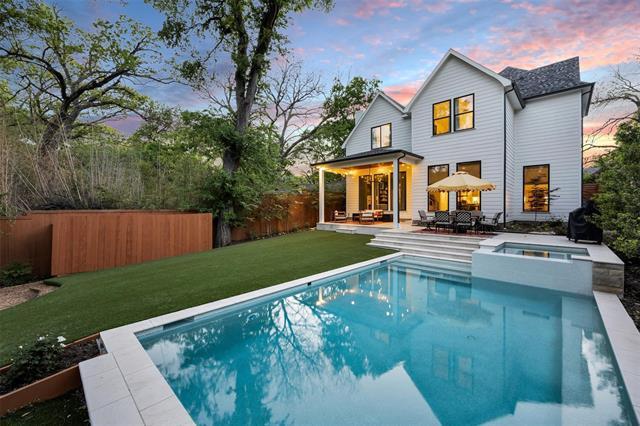 Building Photo - 8810 Groveland Dr