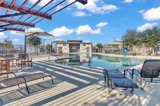 Foto del edificio - 6813 Ranchito Dr