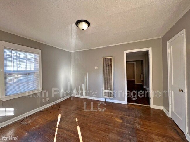 Foto del edificio - 1 br, 1 bath Duplex - 2330 East Warren Street
