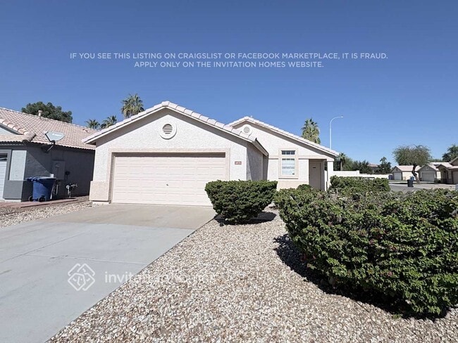 Building Photo - 1872 E San Tan St