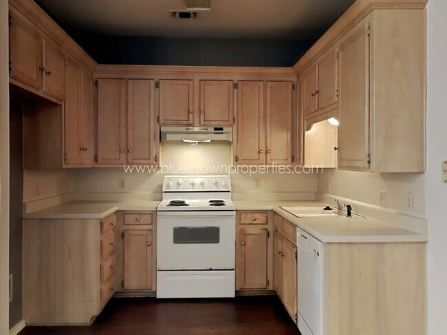Foto del edificio - 10317 Lone Pine Ln