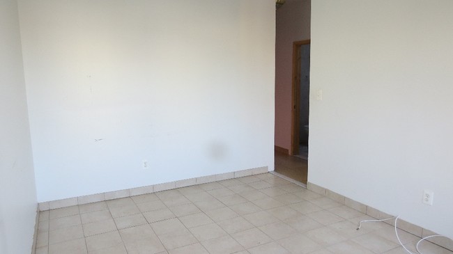 Building Photo - 2117 21st Rd