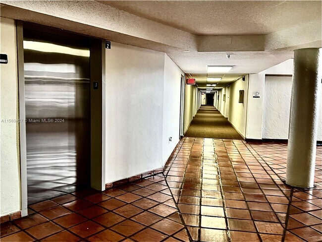 Foto del edificio - 5800 SW 127th Ave