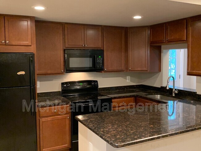 Foto del edificio - 351 S Wing St