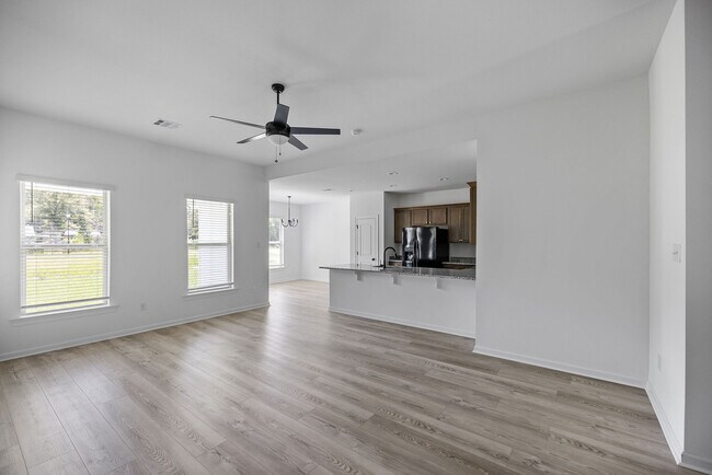 Foto del edificio - 41375 Rosewood Ln