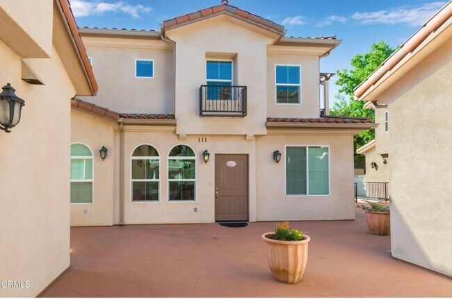 Building Photo - Alhambra 2 beds 2 bath Townhouse for lease
