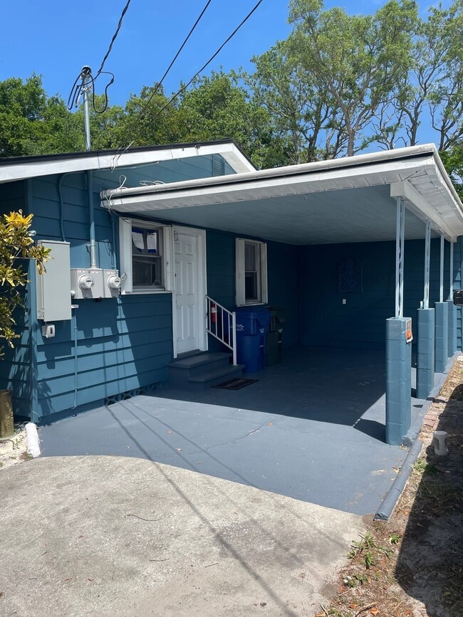 Photo - 810 8th Ave SW (Largo, FL) House