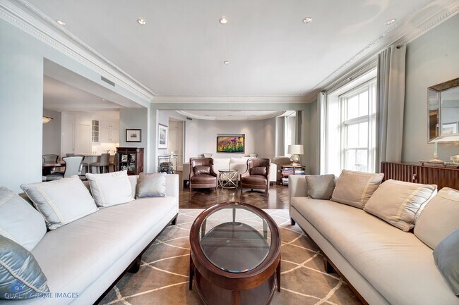 Foto del edificio - 3400 N Lake Shore Dr