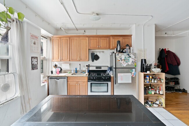 Building Photo - 164 Mulberry St