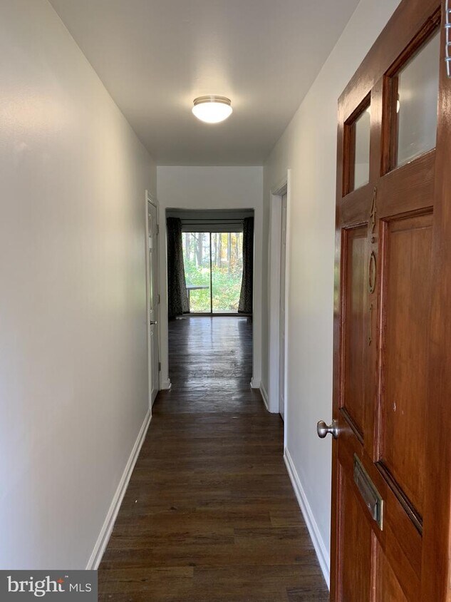 401 Dr, Burlington, NJ 08016 Room for Rent in Burlington, NJ