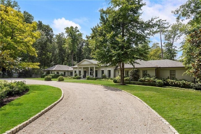 Foto del edificio - 3612 Castlegate Dr NW