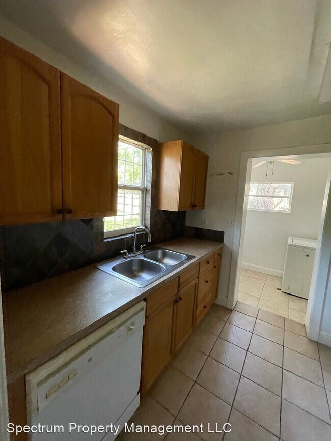 Building Photo - 2 br, 1 bath House - 1704 Lee Street