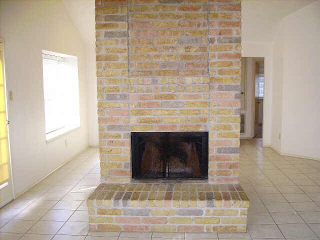 Building Photo - 2046 Hickory Glen Dr