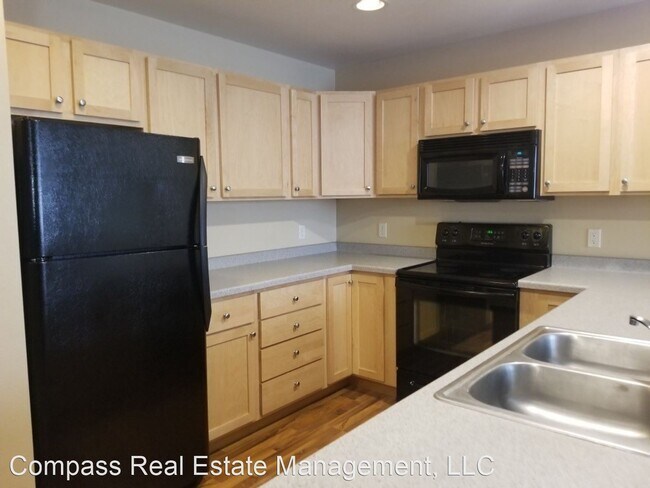 Building Photo - 1057 W MacArthur Ave