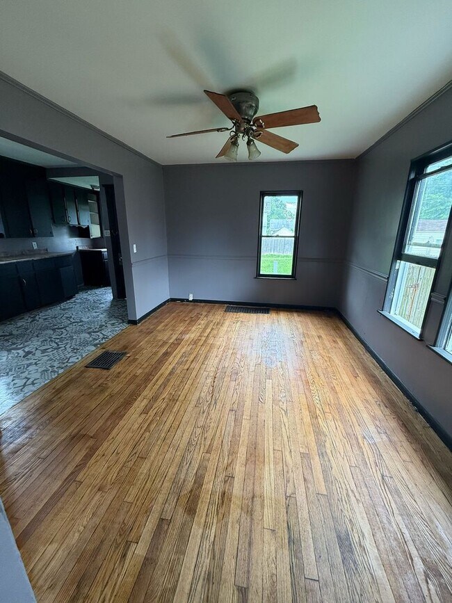 Foto del edificio - 3 bedrooms house big yard