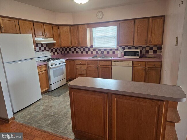 Foto del edificio - 524 Longshore Ave