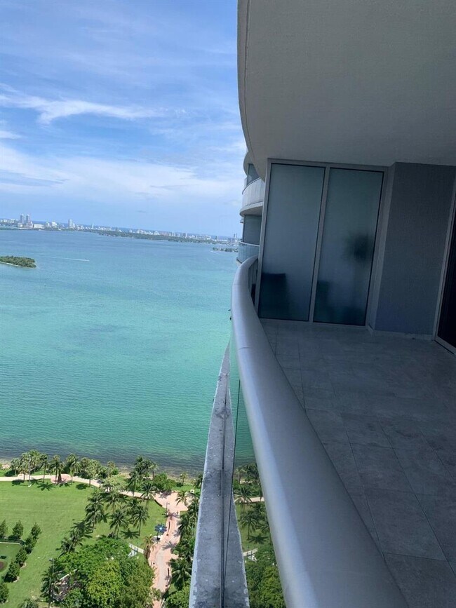 Foto del edificio - 488 NE 18th St