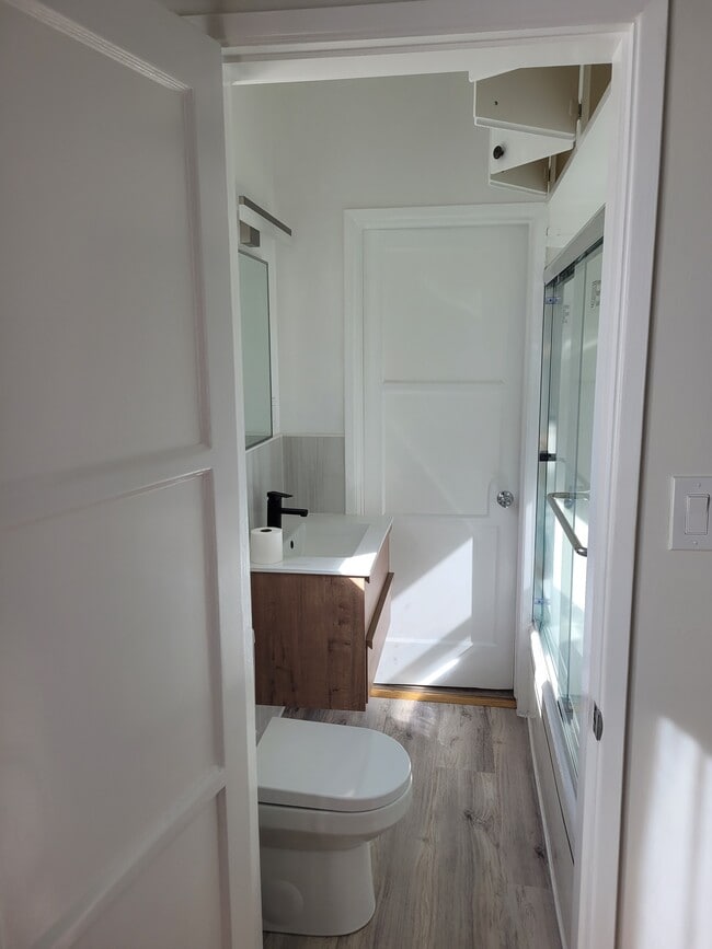 Building Photo - 10528 Ayres Ave