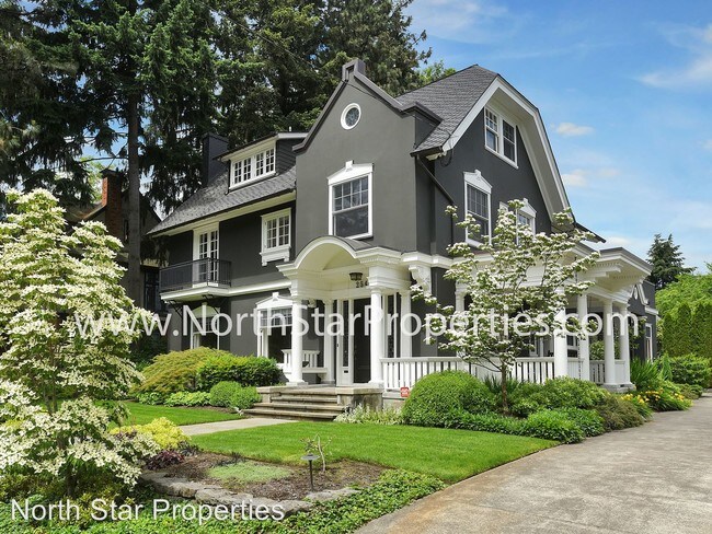 Foto del edificio - 5 br, 3.5 bath House - 2541 NW Overton St.