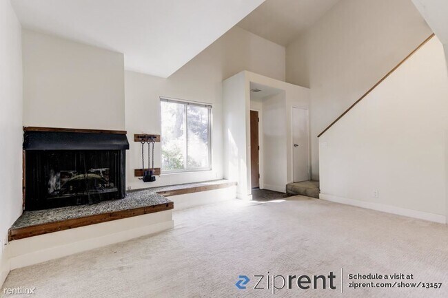 Building Photo - 3 br, 2 bath Townhome - 1311 Drake Drive, ...