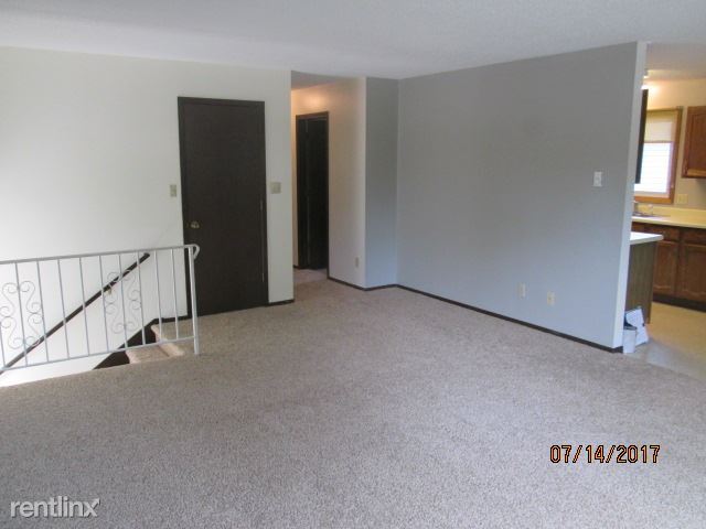Foto del edificio - 716 Great Plains Ct