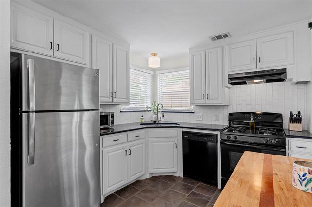 Building Photo - 4733 Calmont Ave