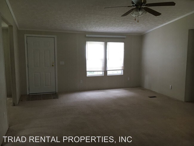 Building Photo - 1423 Academy Road Ext