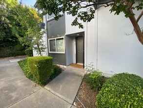 Building Photo - 5222 Greenberry Dr