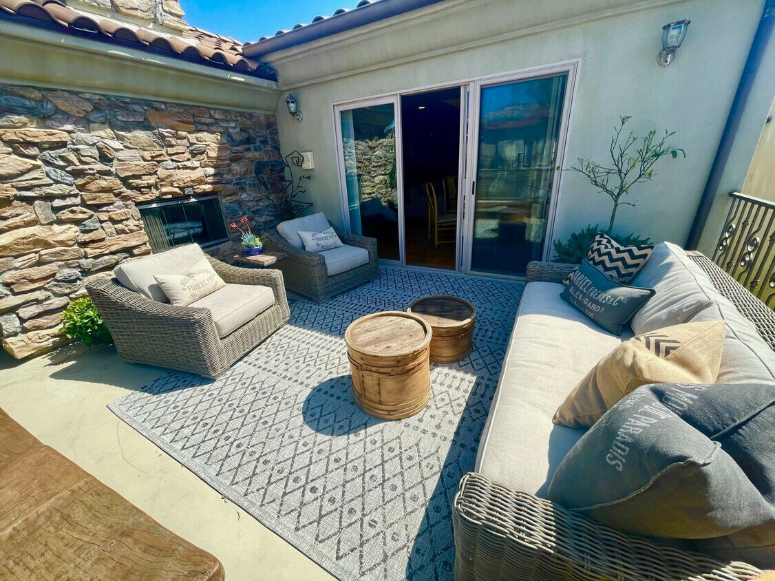 Large Balcony with fireplace - 654 9th St