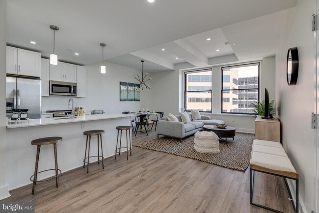 Foto del edificio - 150 S Independence Mall W