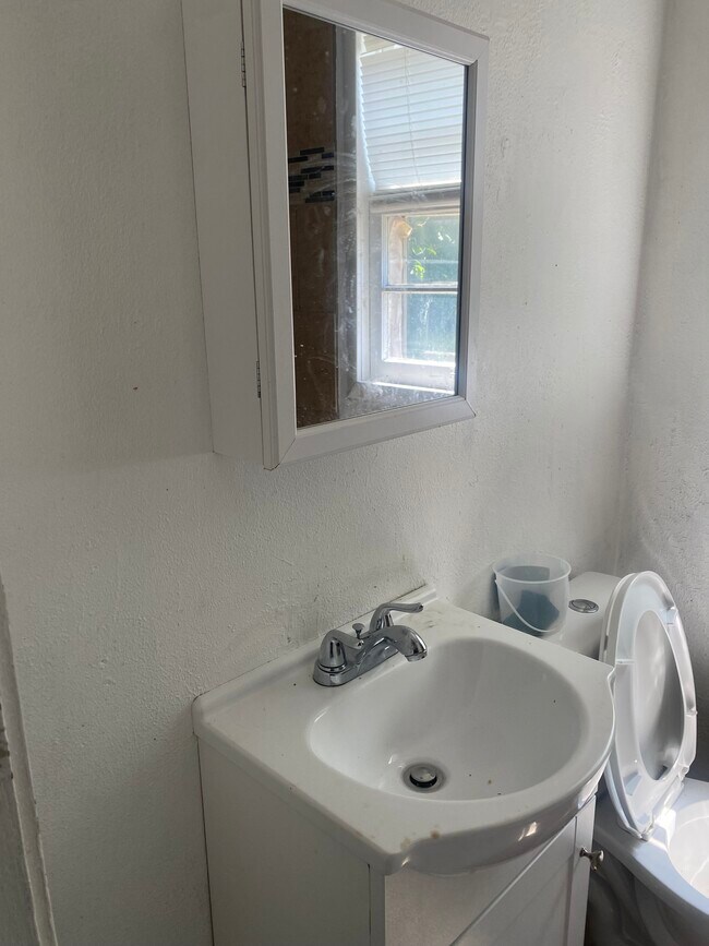 Foto del edificio - 316 E Jarman Dr