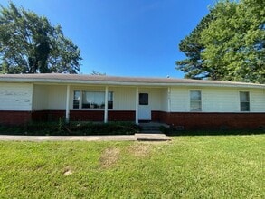 Building Photo - 908 E Pridemore Dr