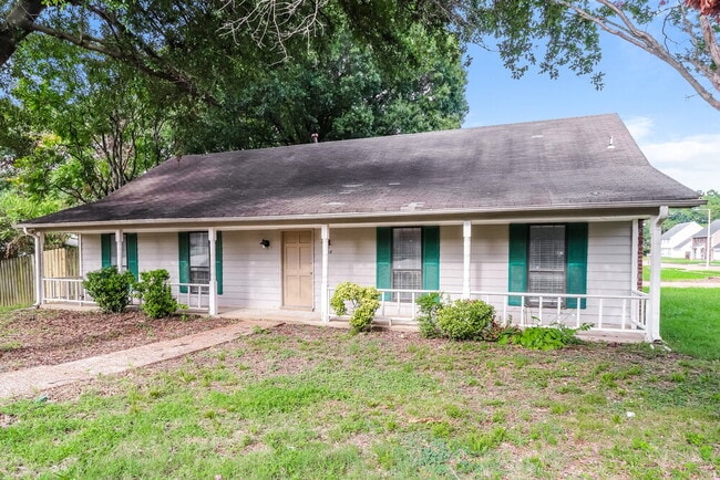 Building Photo - 6708 Henredon Dr