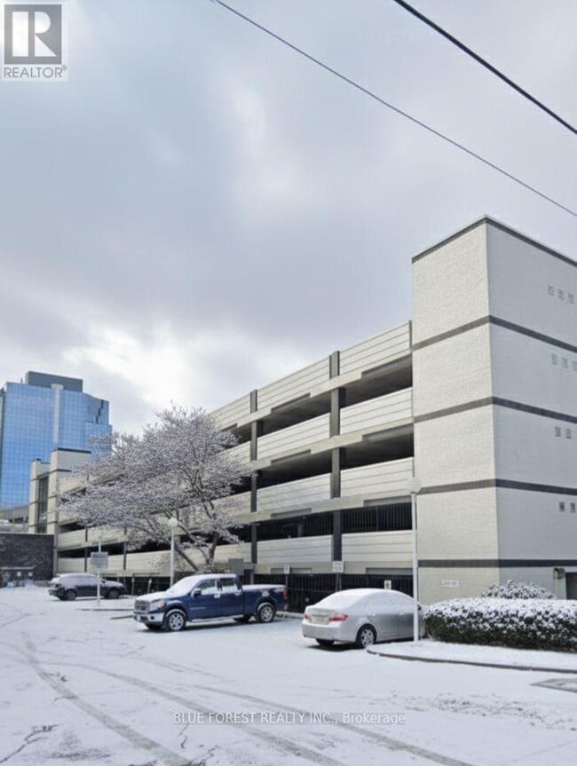 Building Photo - 155 Kent St