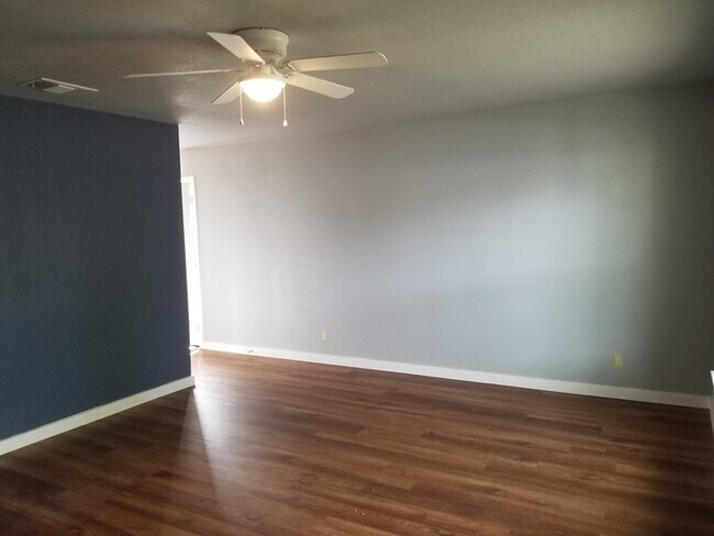 Foto del edificio - Recently Remodeled!