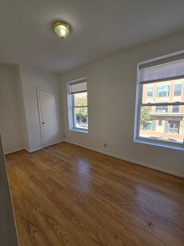 Foto del edificio - 503 W Grace St